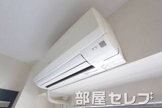 冷暖房エアコン。