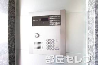 オートロック完備。