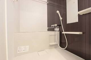大きめ綺麗なバスルームです