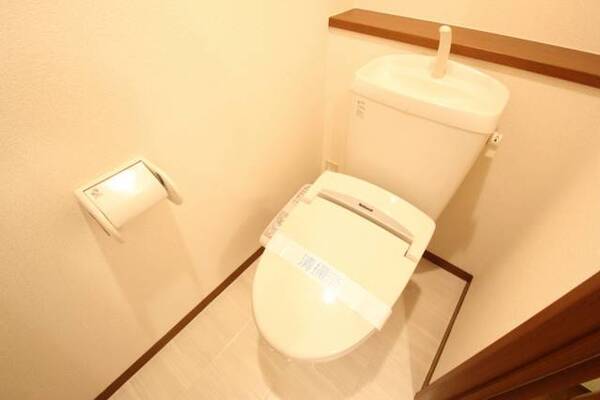 ウォシュレット付きのお手洗いです。