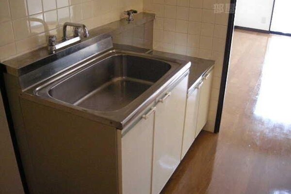 シンクの大きなキッチンです。