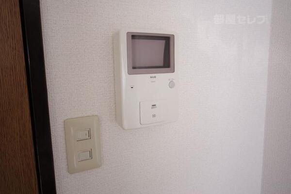 インターホンはTV付きです。