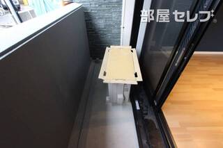103号室