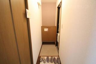 下駄箱付きの玄関。