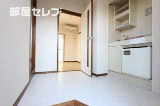 玄関先も明るいです