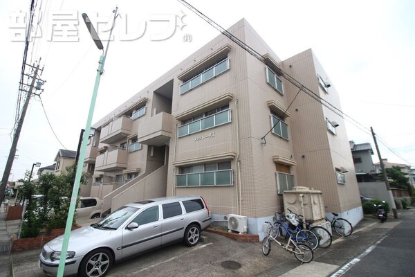 どっしりとした外観です。