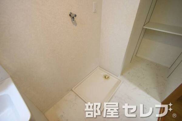 室内洗濯機置き場。