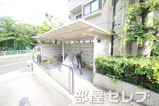 駐輪場。