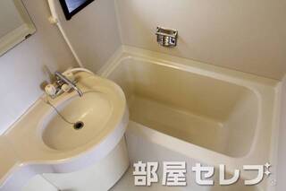 清潔感がある浴槽です。