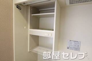 キッチン上部の収納スペースです。