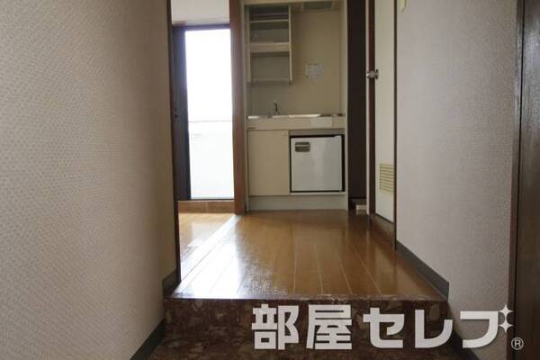 玄関から見ても綺麗ですね。