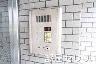 オートロックで安心です。