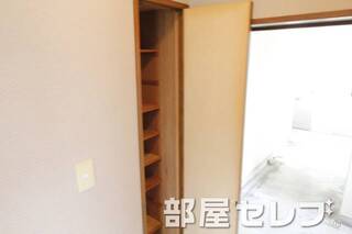 シューズボックスで整理整頓出来ます。