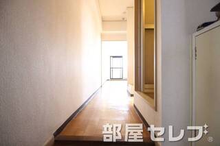 玄関から見ても明るいですね。イメージ写真