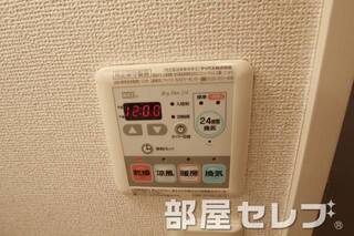 浴室乾燥機。これで洗濯も楽々。