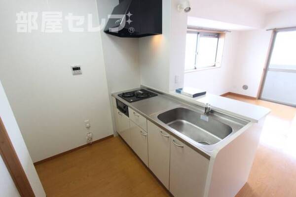 角部屋の写真を参照