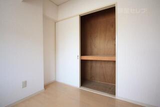 洋室の収納部分。