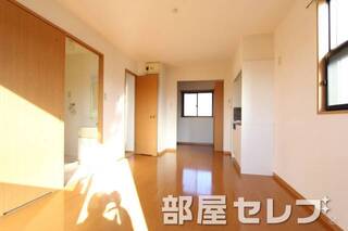 広々した居室になります。