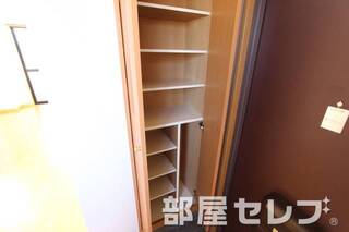 シューズボックスで玄関スッキリです。