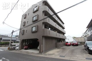 どっしりとした外観です。