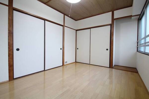 403号室内装写真参照