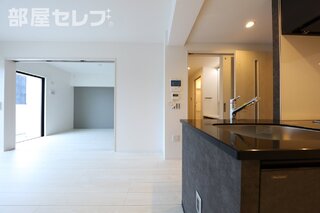 ※205号室参照写真（反転）