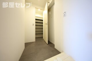 ※205号室参照写真（反転）