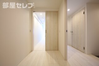 ※205号室参照写真（反転）