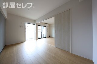 ※203号室参照写真（反転）