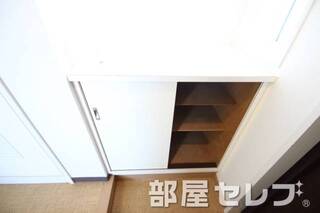 下駄箱ですっきり収納です。
