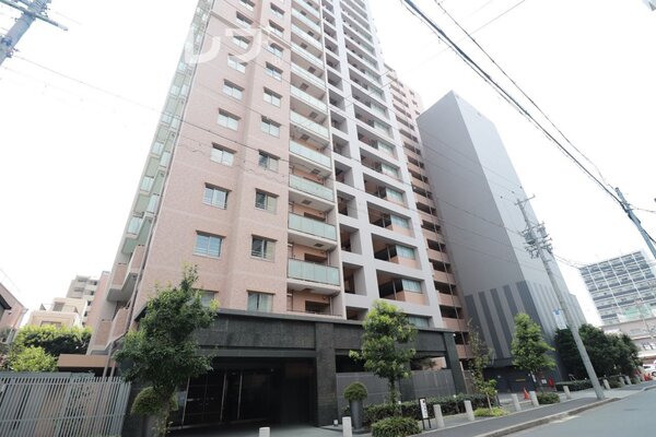 19階建ての大きなマンションです