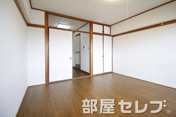 約8帖ある居室。