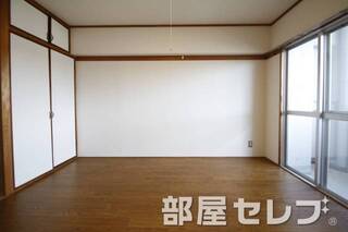 違う角度から居室。