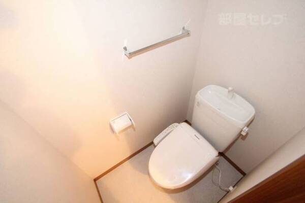 清潔感のあるトイレです