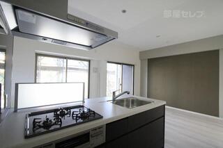 建築途中の写真になります