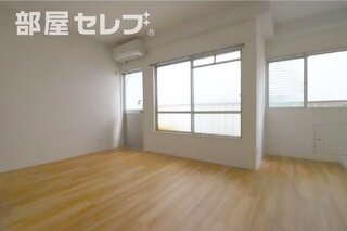 302号室の写真を参照