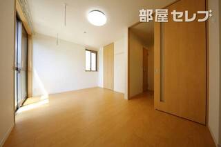 102号室