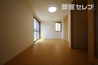 102号室