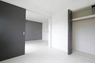 写真は201号室です