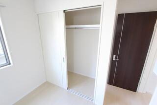 たくさん服がかけられますね。