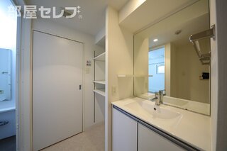 広いトレイです。