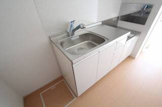 写真は同モデルの物件です