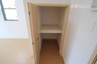 写真は同モデルの物件です