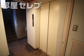 エレベーターあります。