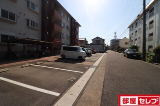 屋根付きの駐輪場です。
