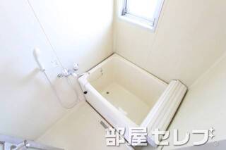 小窓が付いていますよ。