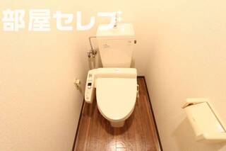 ウォシュレット付きのトイレ