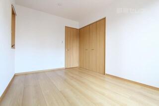 2階の北西側のお部屋です。