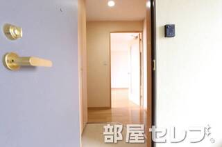 玄関から見たところ。