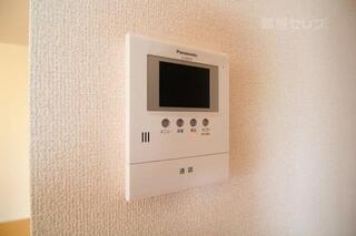 テレビモニターホンで来客時も確認ができます。
